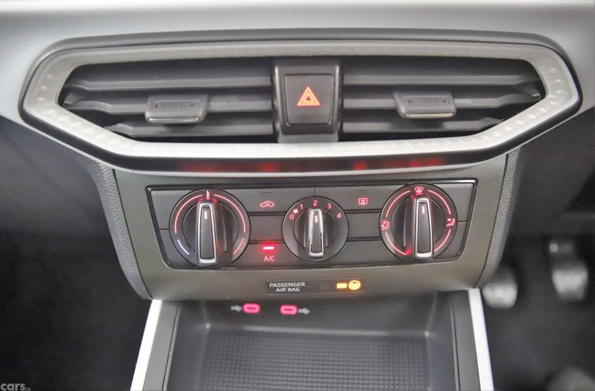 SEAT Arona SUV, Petrol, 2024, Silver