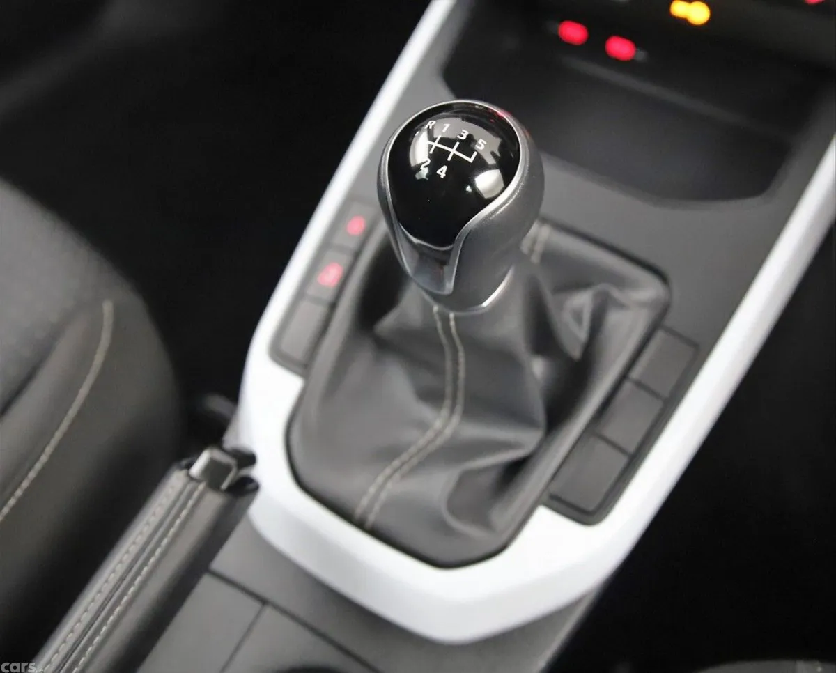 SEAT Arona SUV, Petrol, 2024, Silver