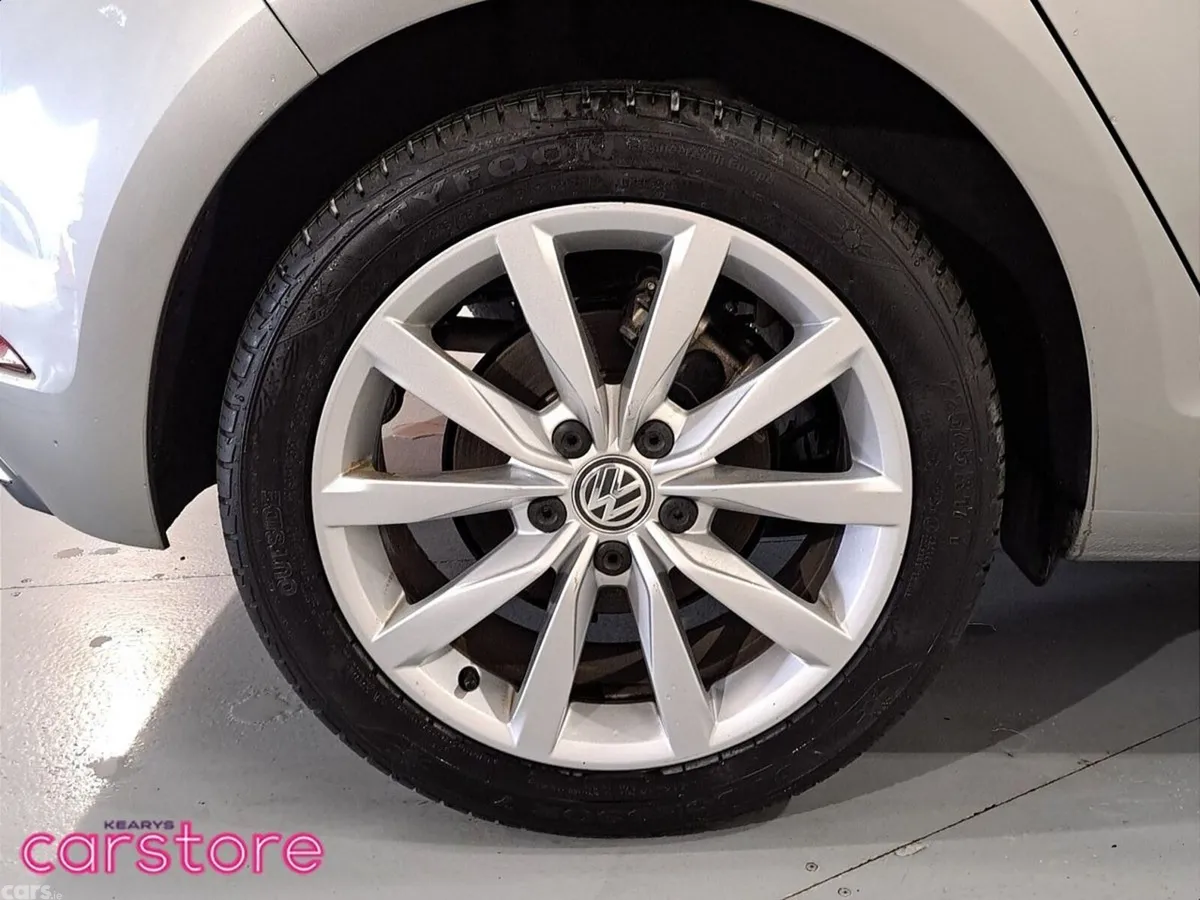 Volkswagen Golf Hatchback, Petrol, 2019, Silver