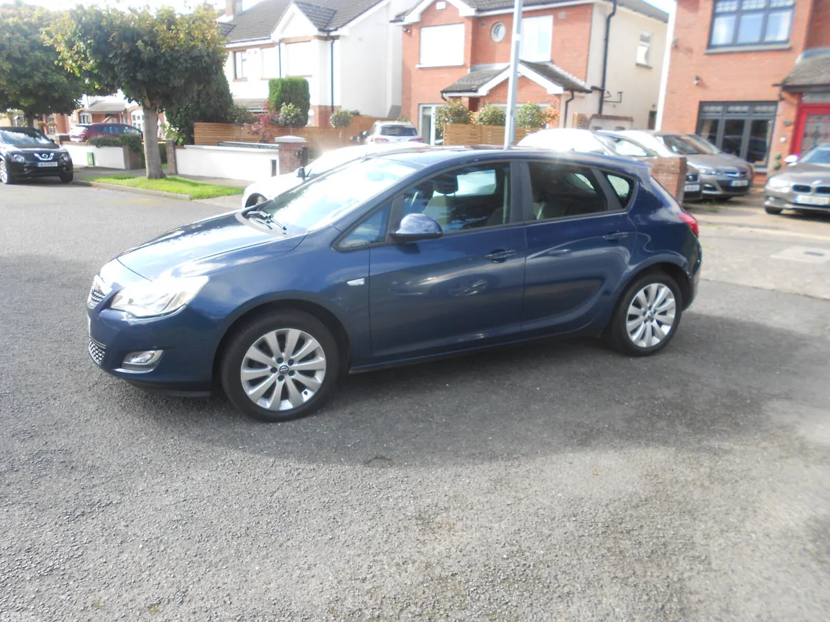 Opel Astra Hatchback, Diesel, 2011, Blue