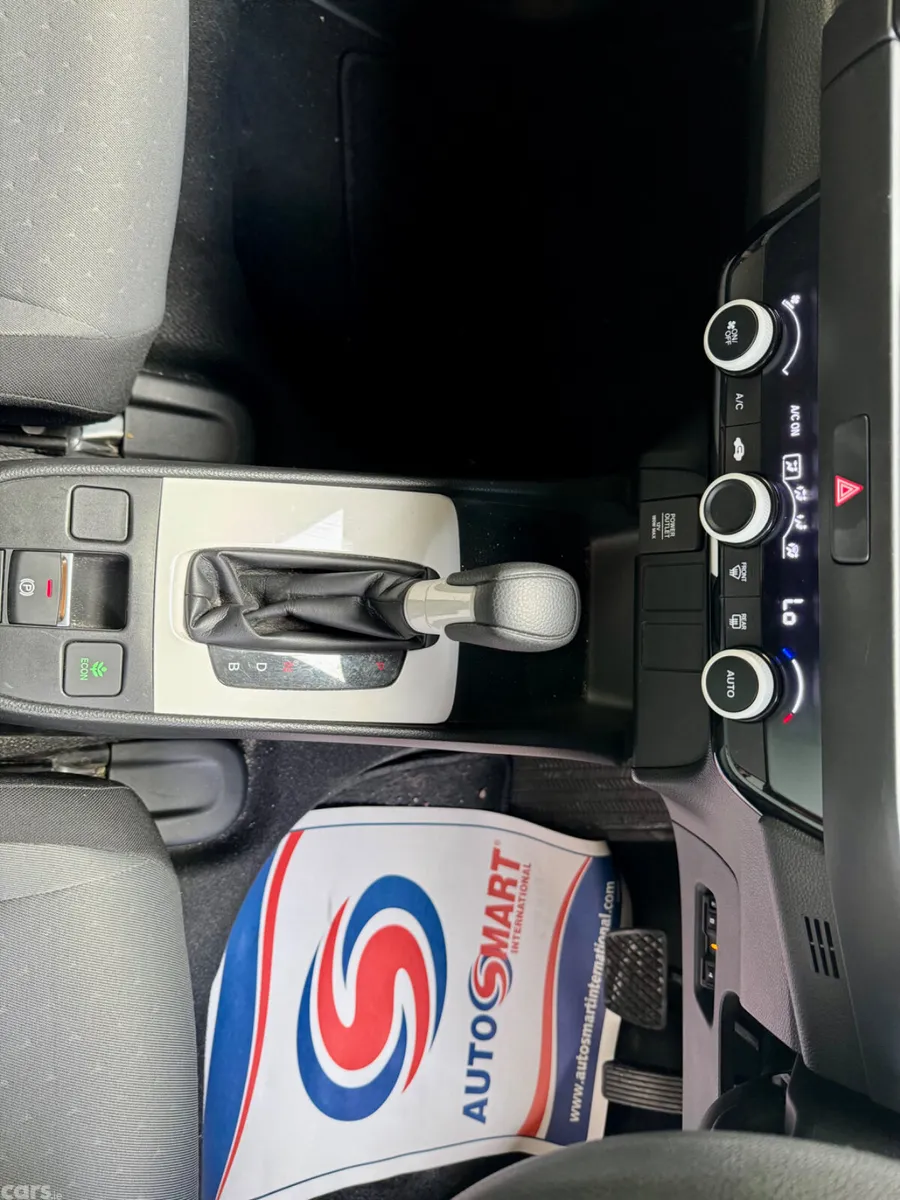 Honda Fit Hatchback, Petrol Hybrid, 2020, Silver