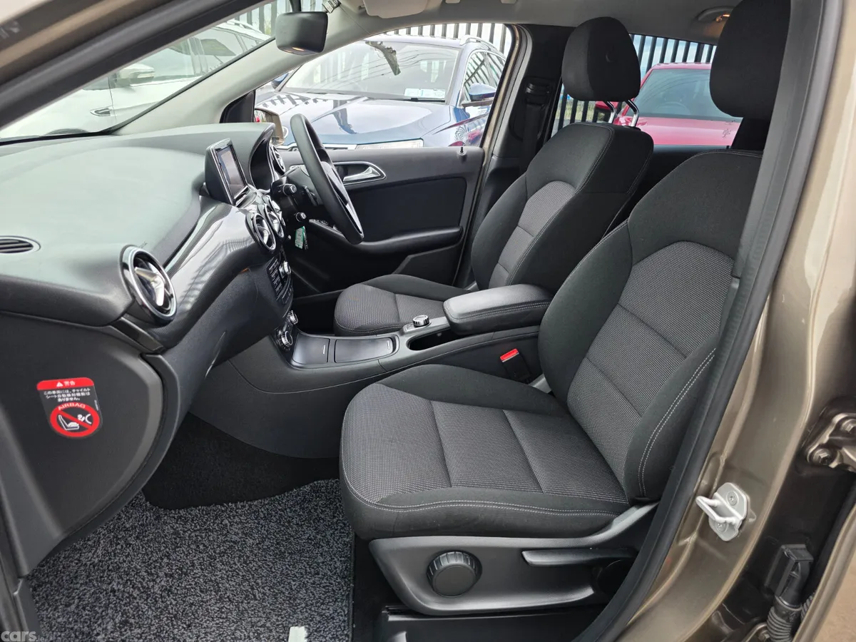 Mercedes-Benz B-Class MPV, Petrol, 2014, Brown