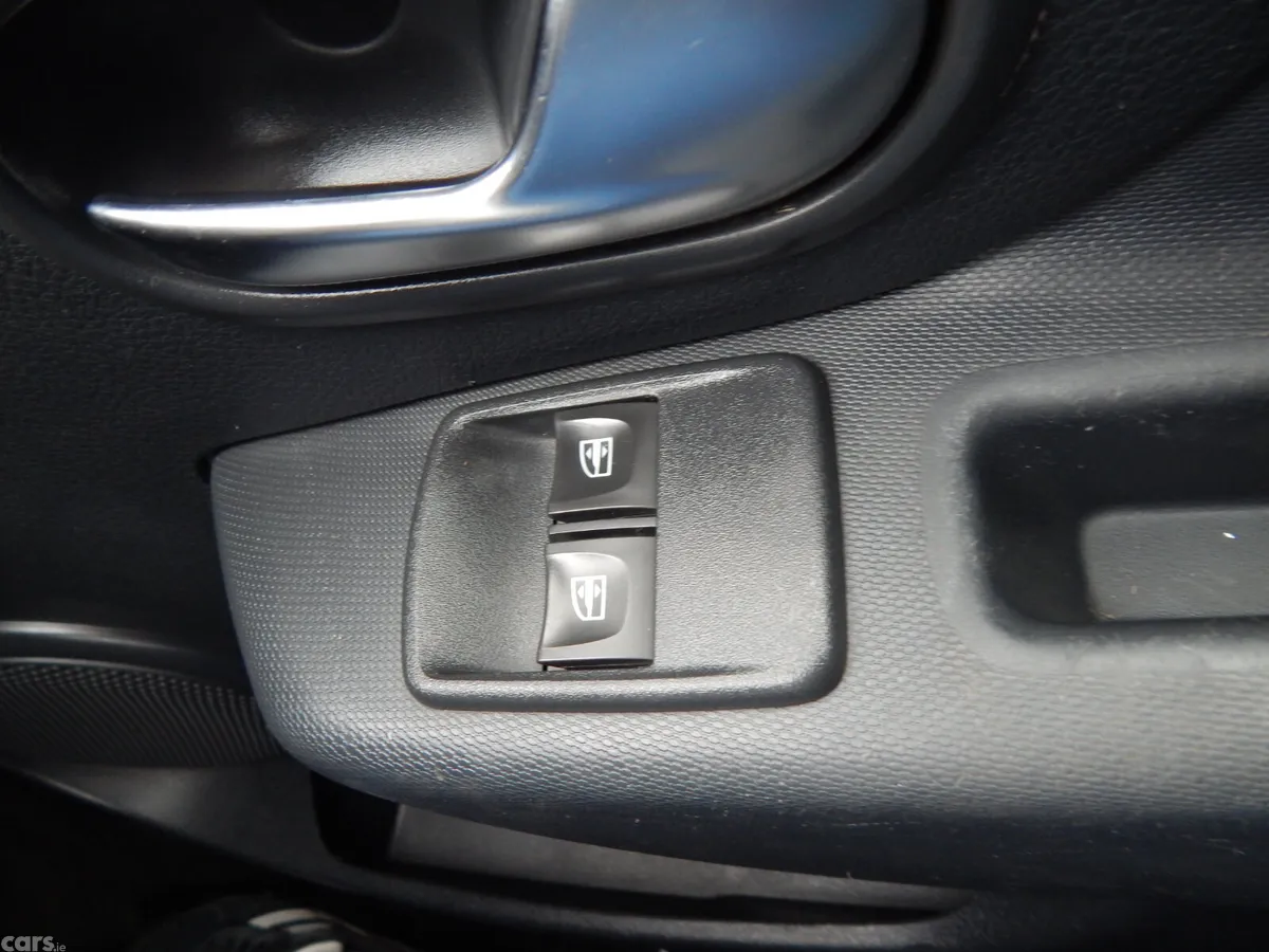 Dacia Sandero Stepway Hatchback, Diesel, 2017, White
