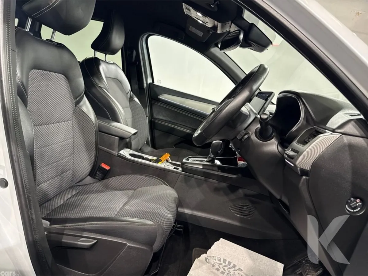 Renault Arkana Hatchback, Petrol, 2024, White
