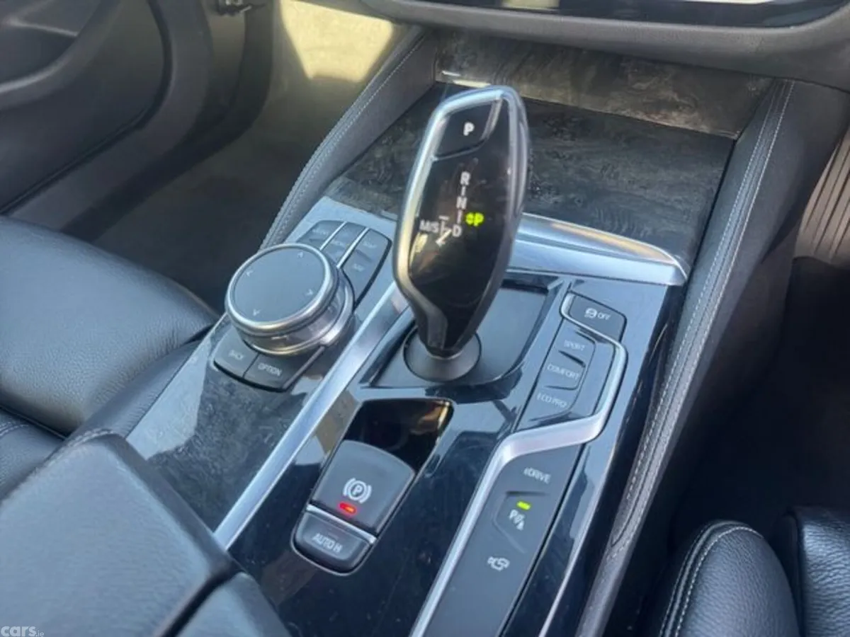 BMW 5-Series Saloon, Petrol Plug-in Hybrid, 2019, White
