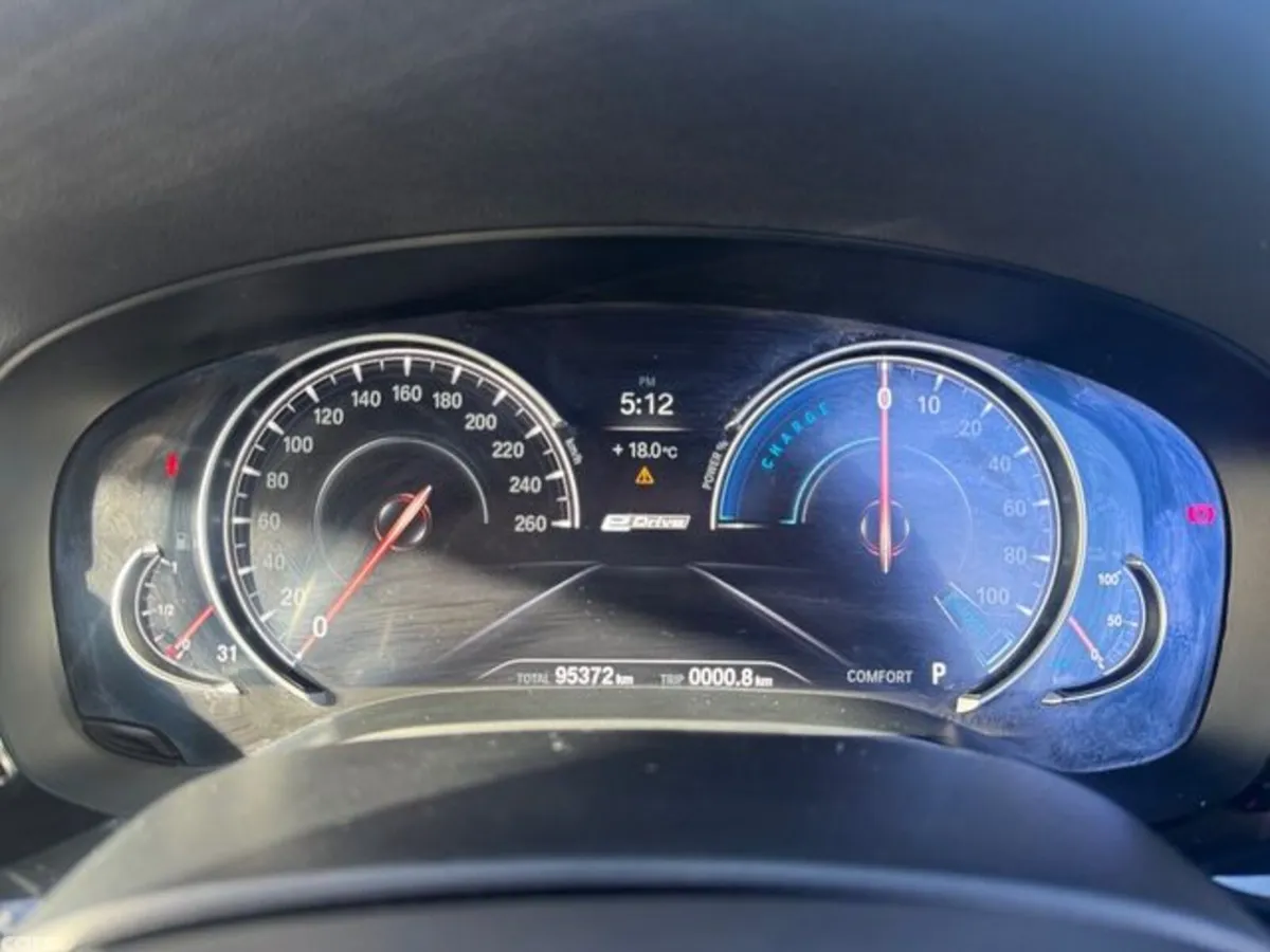 BMW 5-Series Saloon, Petrol Plug-in Hybrid, 2019, White