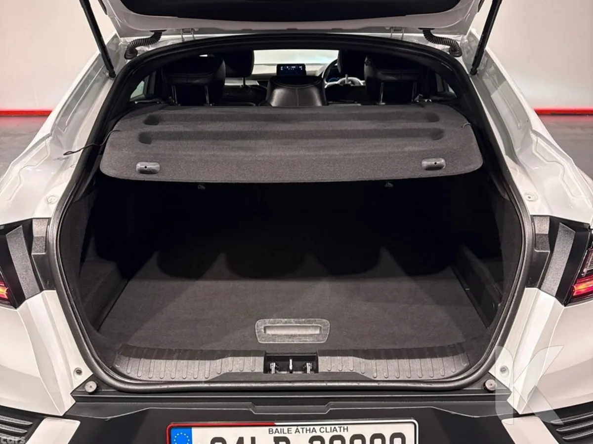 Renault Arkana Hatchback, Petrol, 2024, White
