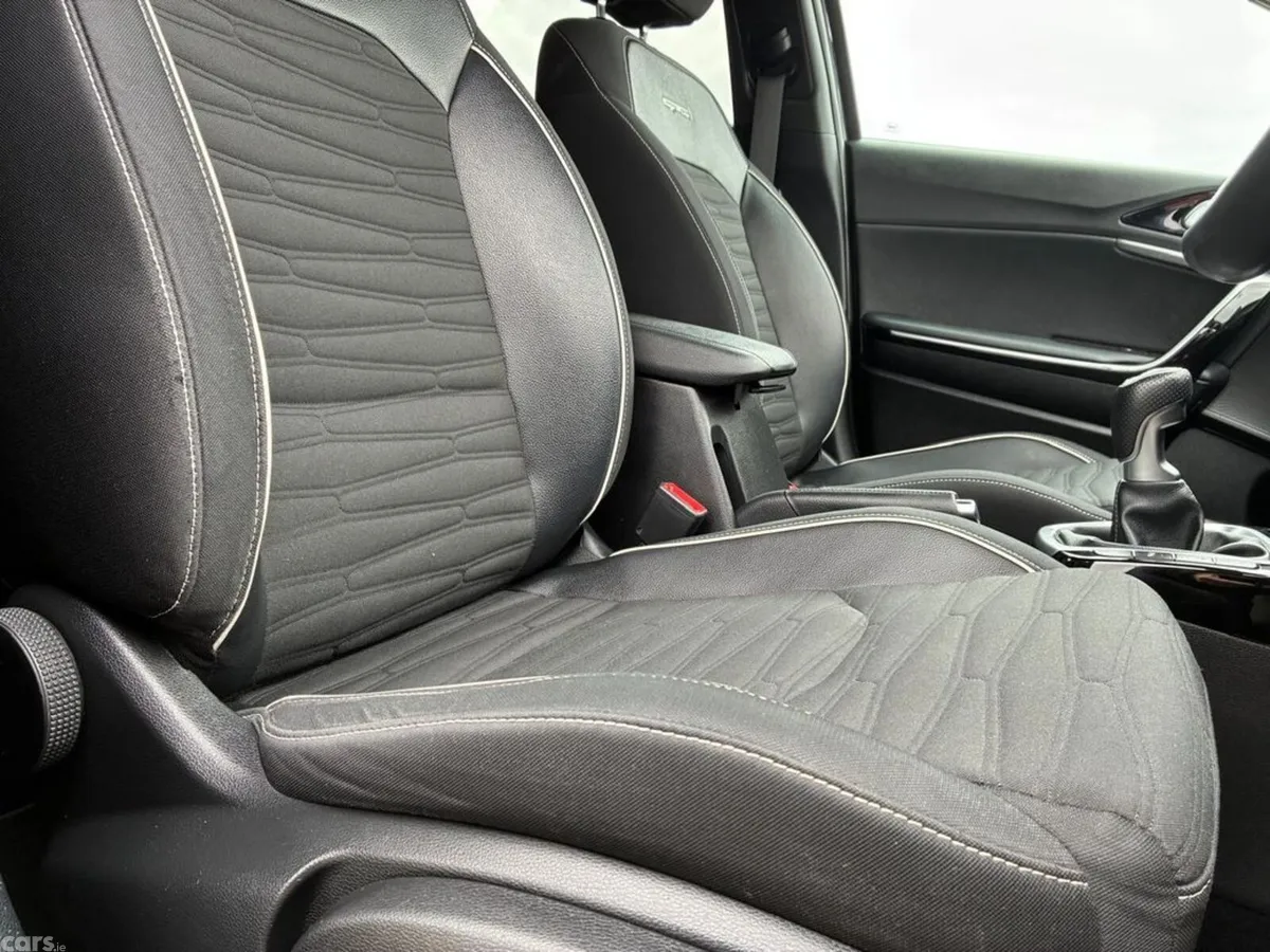 Kia Ceed Hatchback, Diesel Hybrid, 2022, Grey