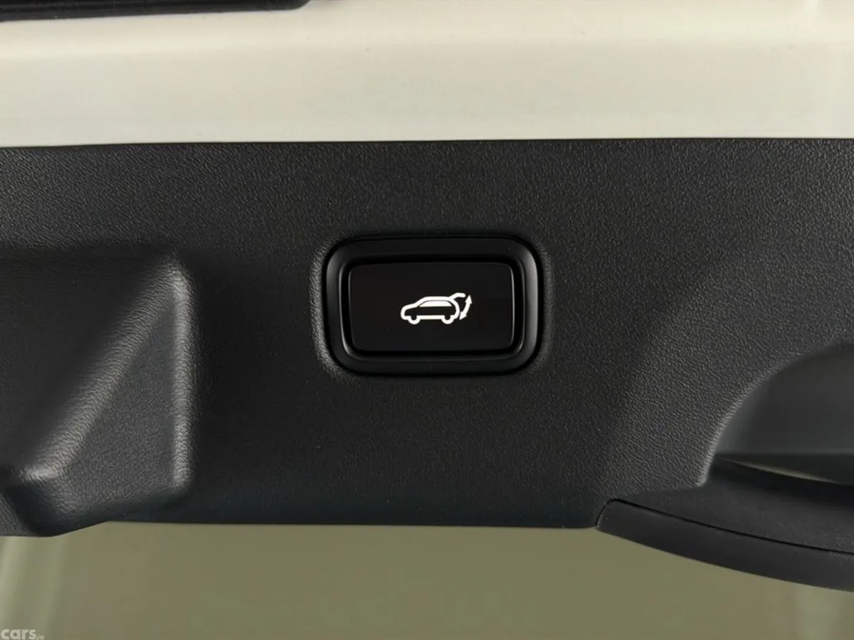 Kia EV6 MPV, Electric, 2026, White