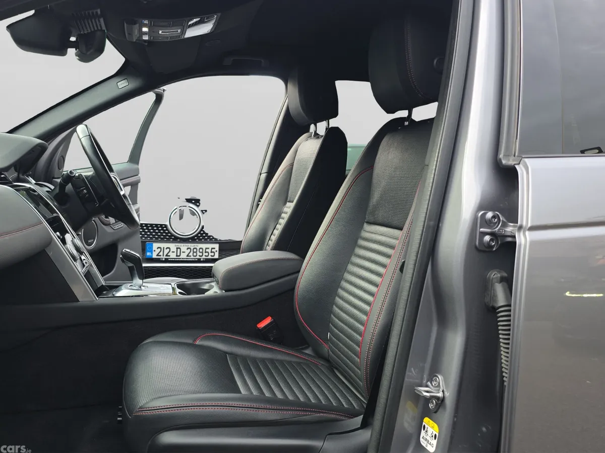 Land Rover Discovery SUV, Petrol Hybrid, 2022, Grey