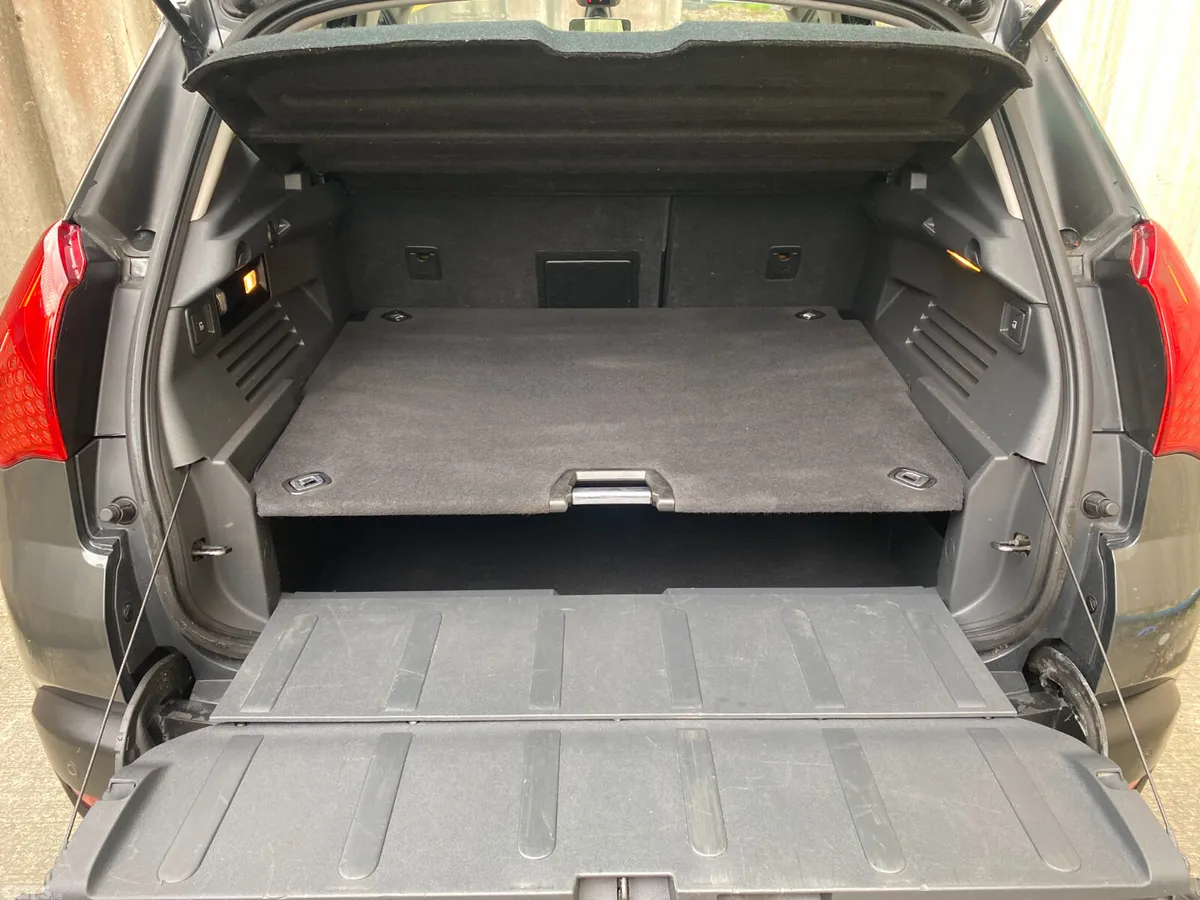 Peugeot 3008 MPV, Diesel, 2012, Grey