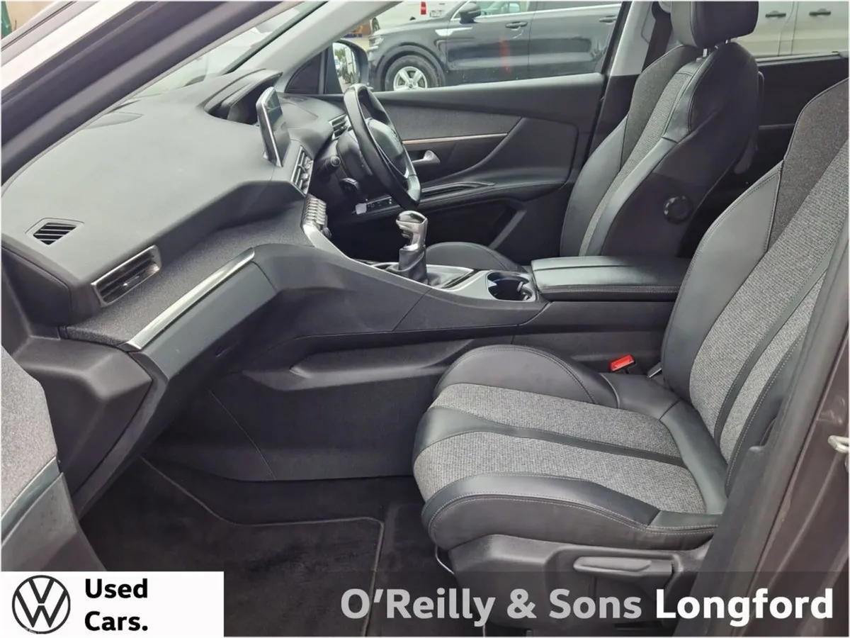 Peugeot 5008 MPV, Diesel, 2020, Grey