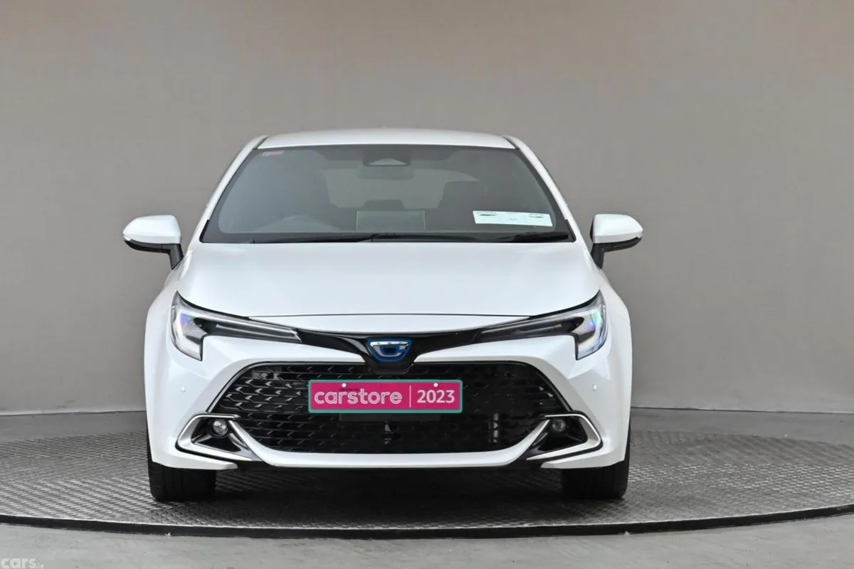 Toyota Corolla Hatchback, Petrol Hybrid, 2023, White