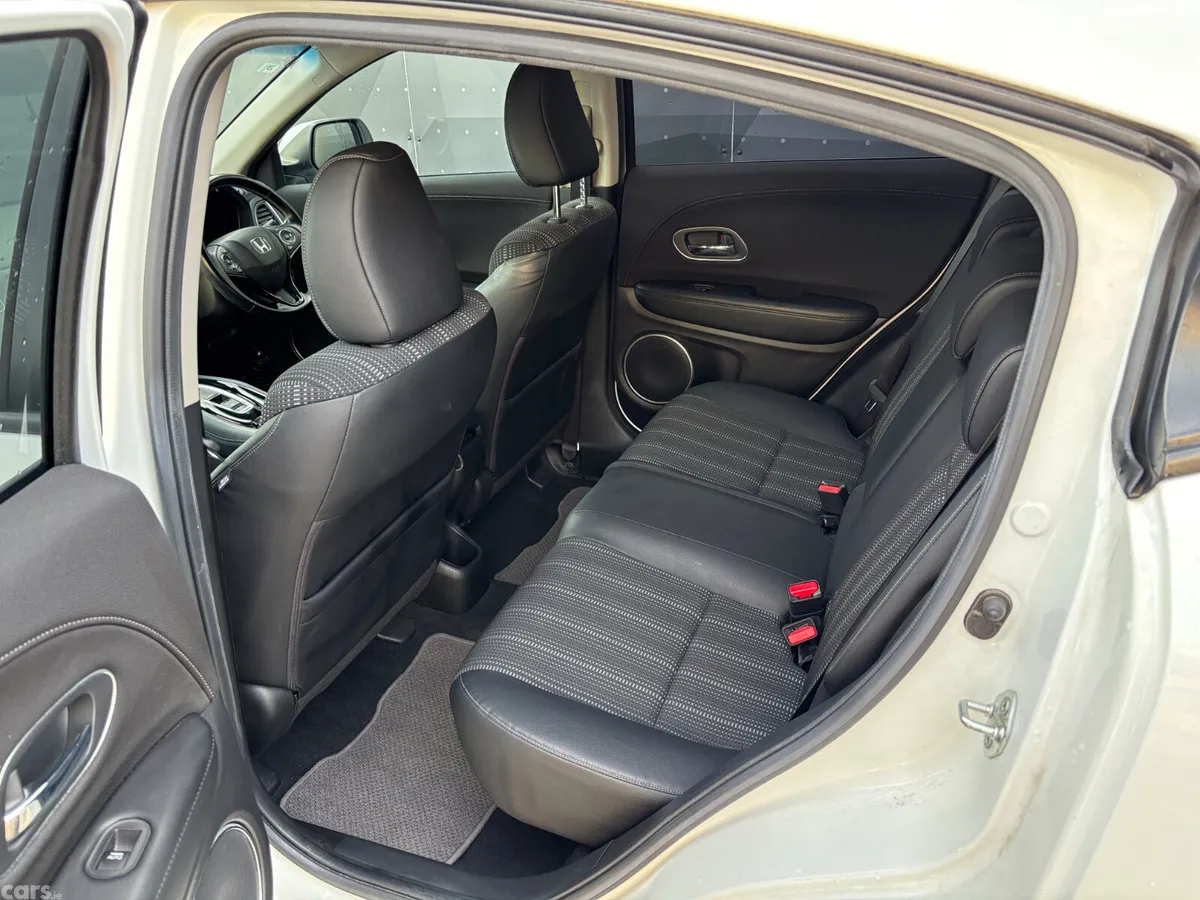 Honda Vezel Hatchback, Petrol Hybrid, 2018, White