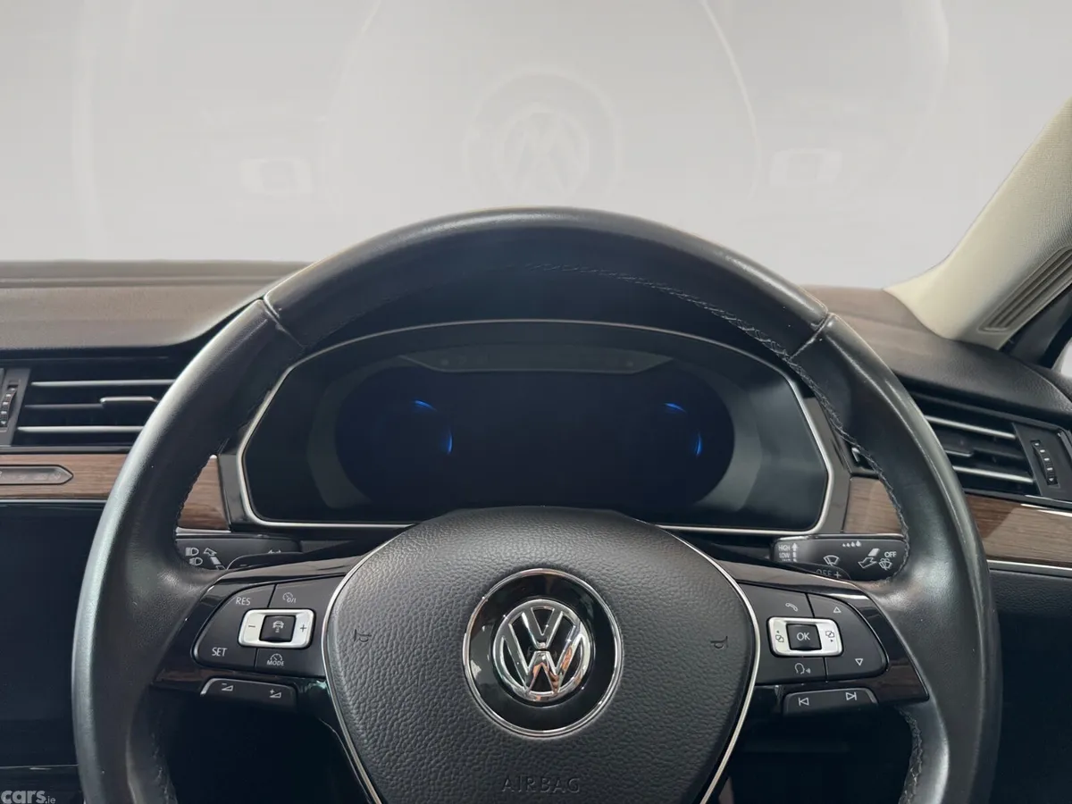 Volkswagen Passat Saloon, Diesel, 2018, White