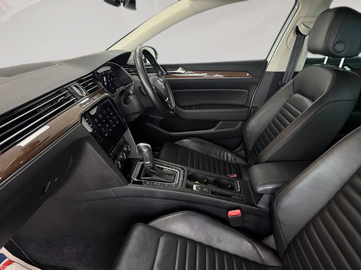 Volkswagen Passat Saloon, Diesel, 2018, White