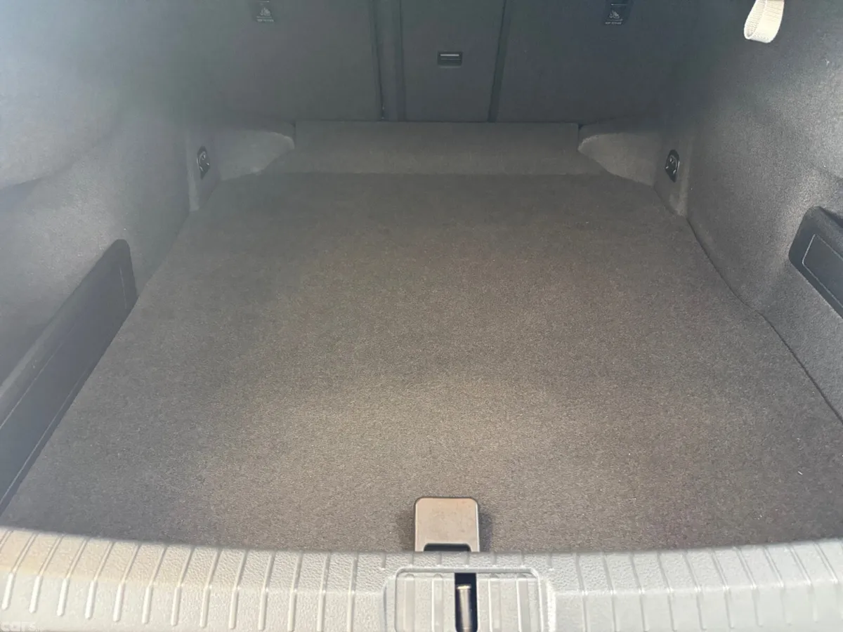 Volkswagen Passat Saloon, Diesel, 2018, White