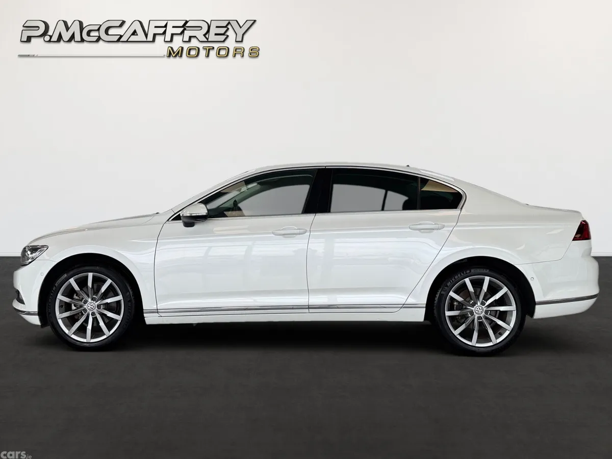 Volkswagen Passat Saloon, Diesel, 2018, White