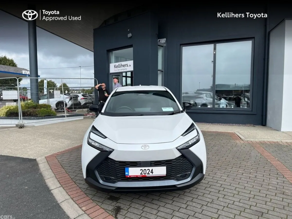 Toyota C-HR SUV, Petrol Hybrid, 2024, White