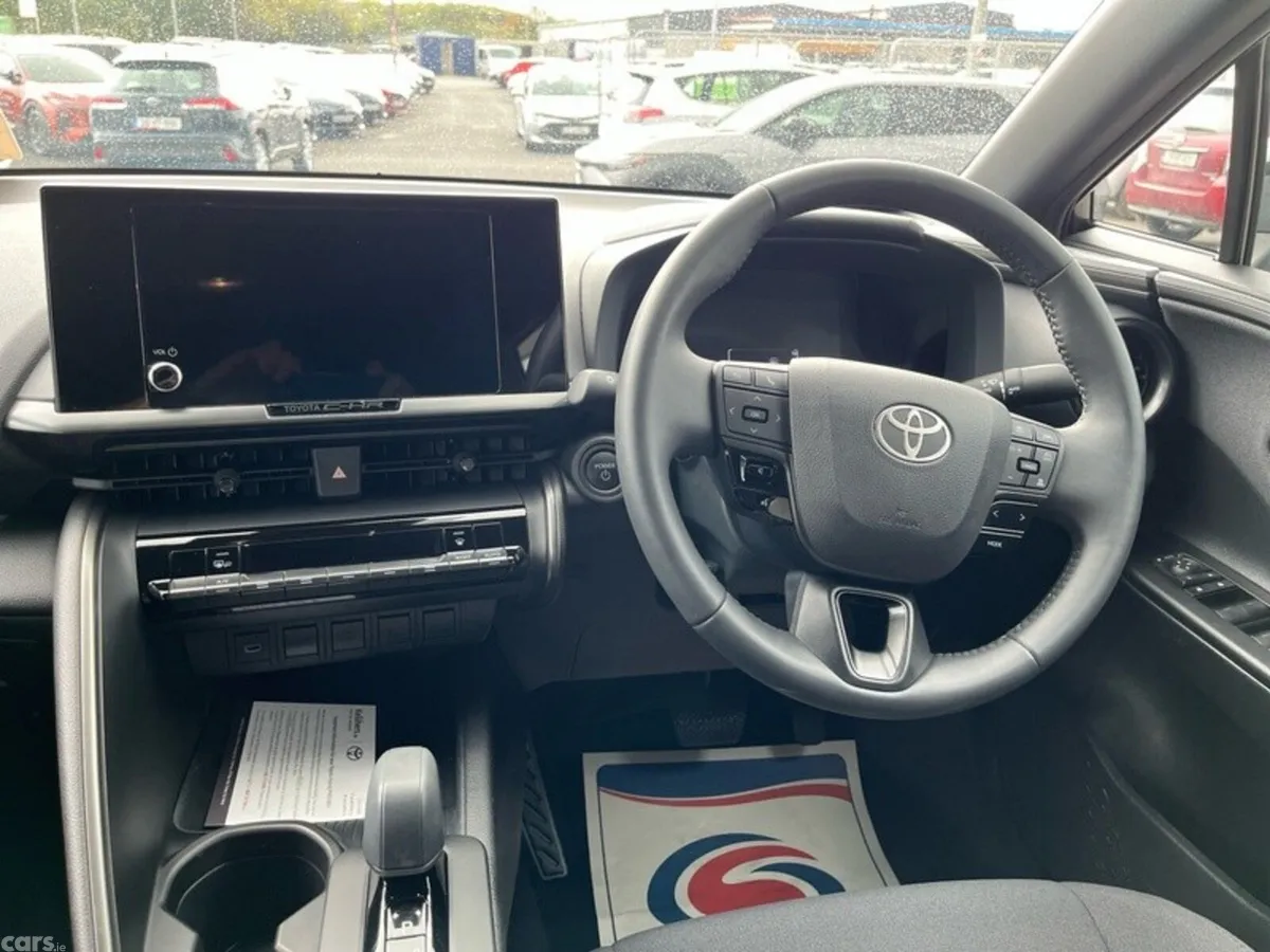Toyota C-HR SUV, Petrol Hybrid, 2024, White