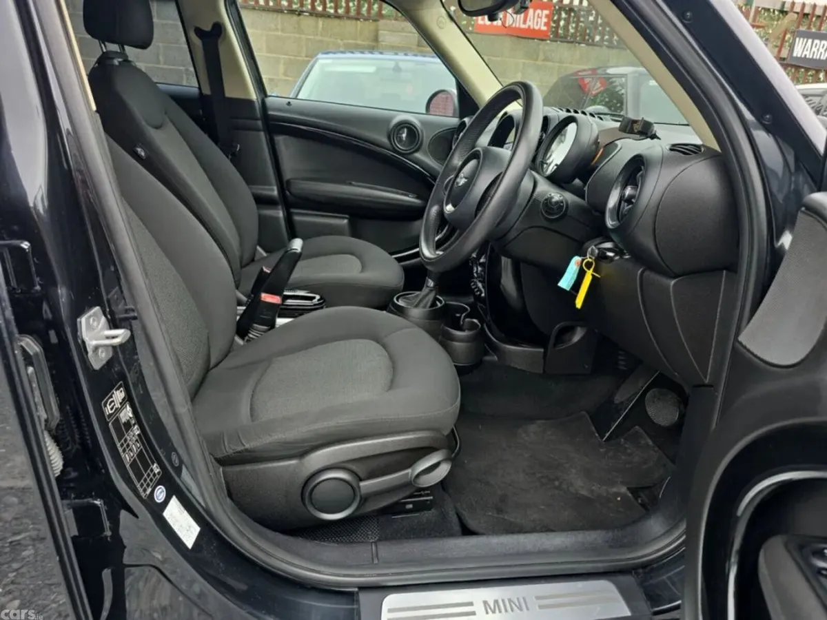 Mini Cooper Hatchback, Diesel, 2015, Black