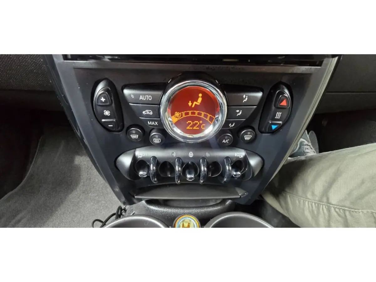 Mini Cooper Hatchback, Diesel, 2015, Black