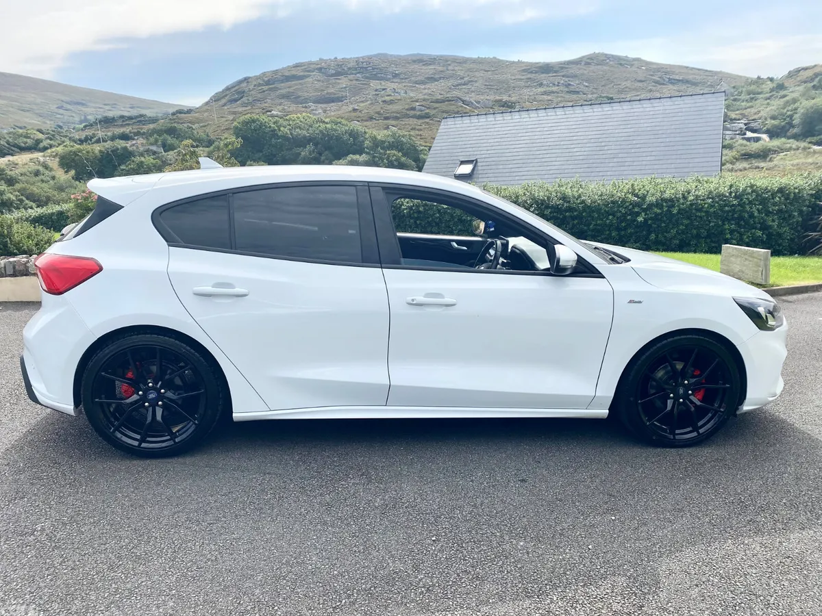 Ford Focus Hatchback, Diesel, 2019, White