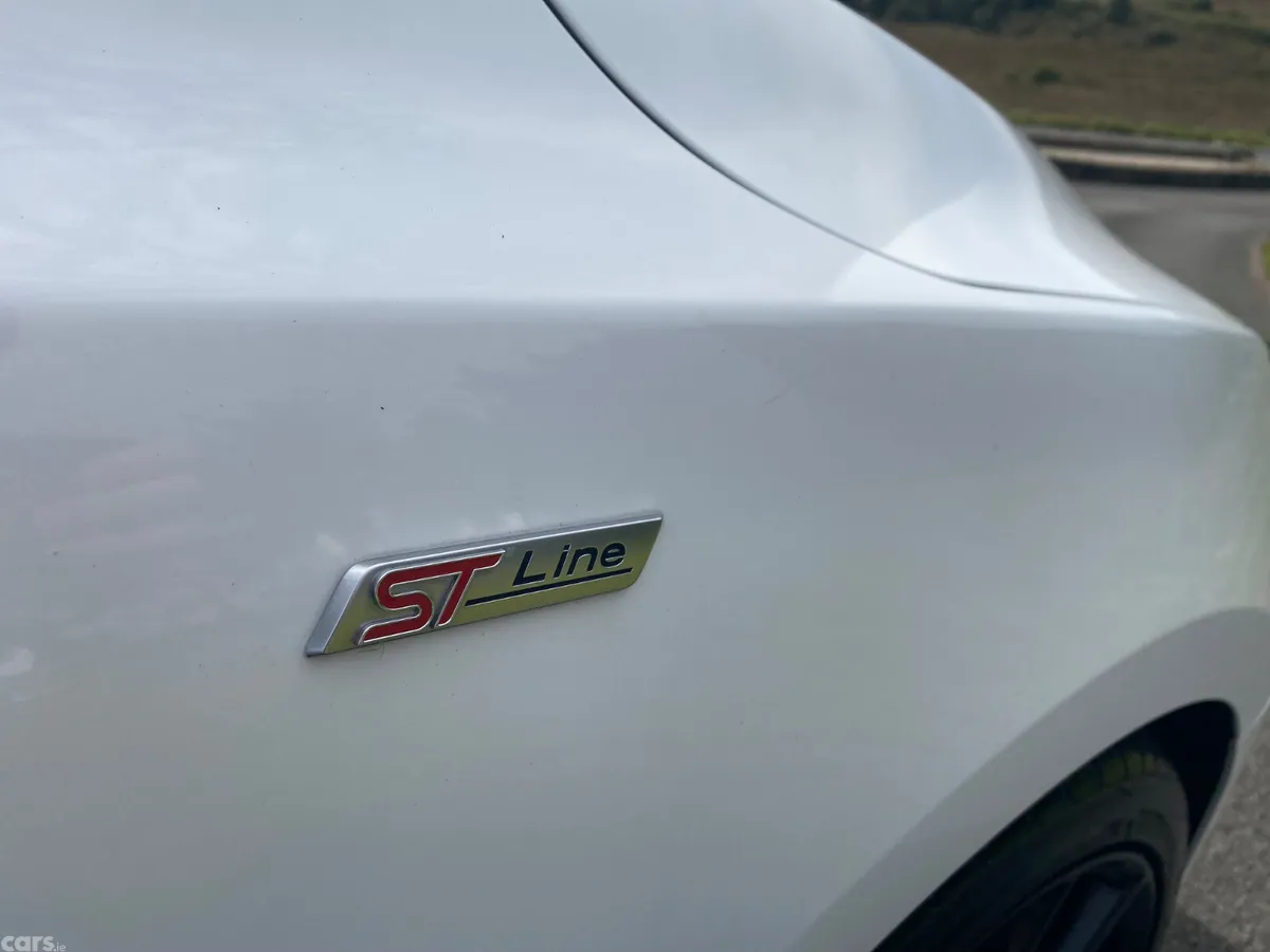 Ford Focus Hatchback, Diesel, 2019, White