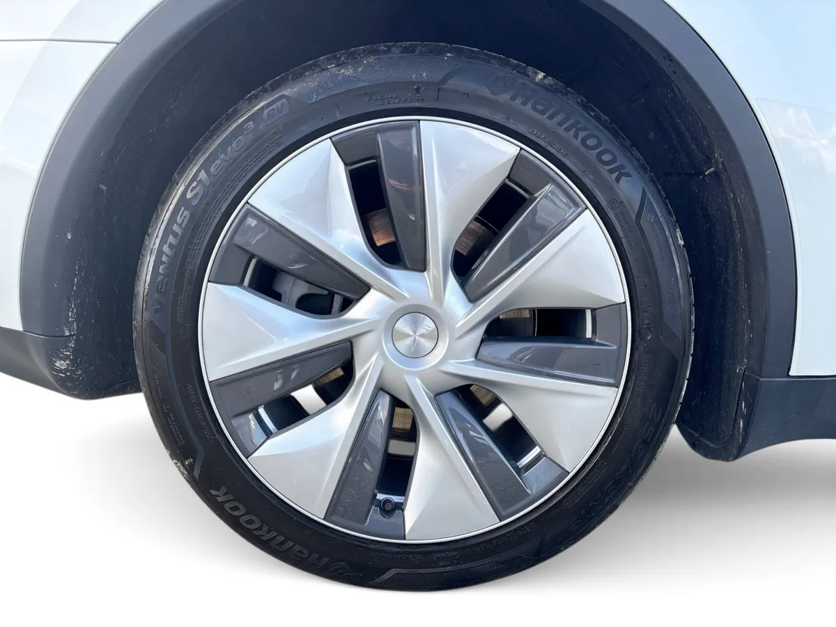 Tesla Model Y MPV, Electric, 2024, White