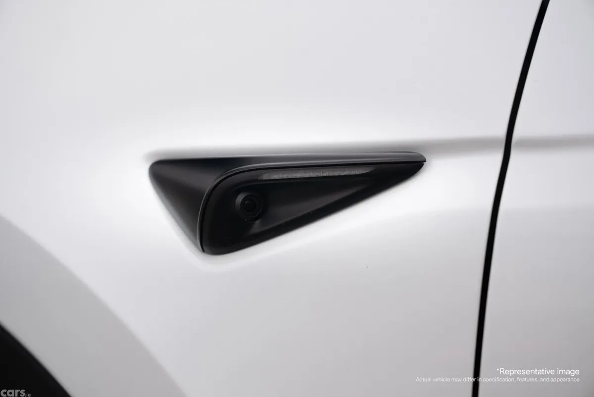 Tesla Model Y MPV, Electric, 2024, White