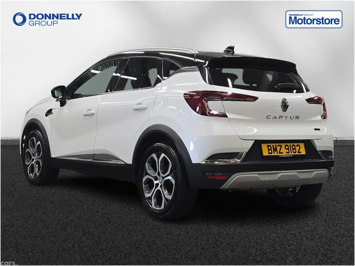 Renault Captur Hatchback, Petrol Hybrid, 2023, White