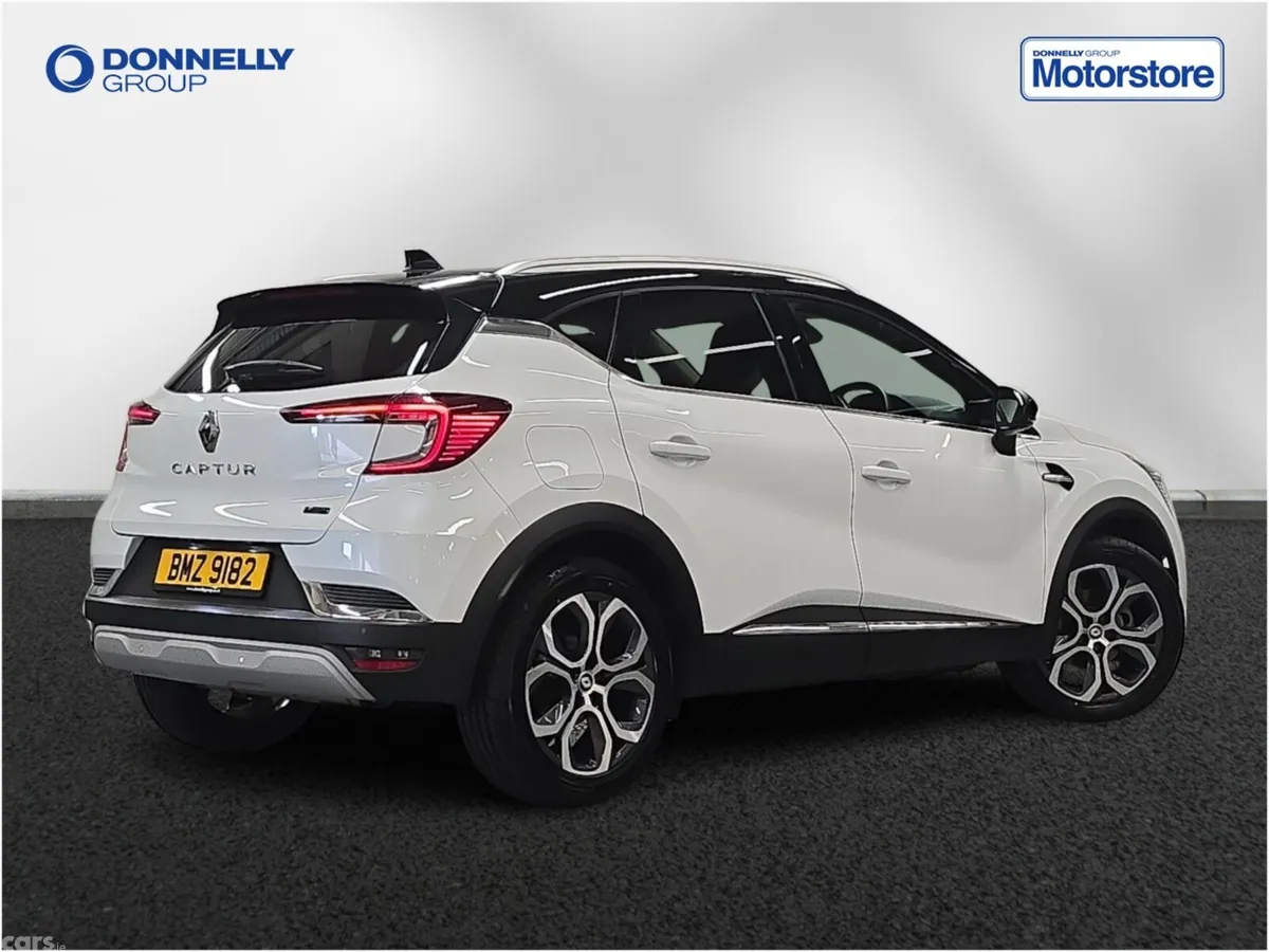Renault Captur Hatchback, Petrol Hybrid, 2023, White