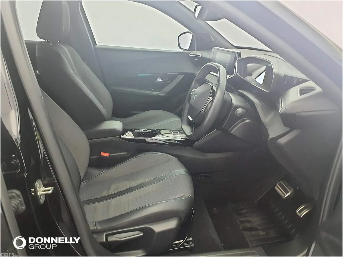 Peugeot 2008 Estate, Electric, 2022, Black