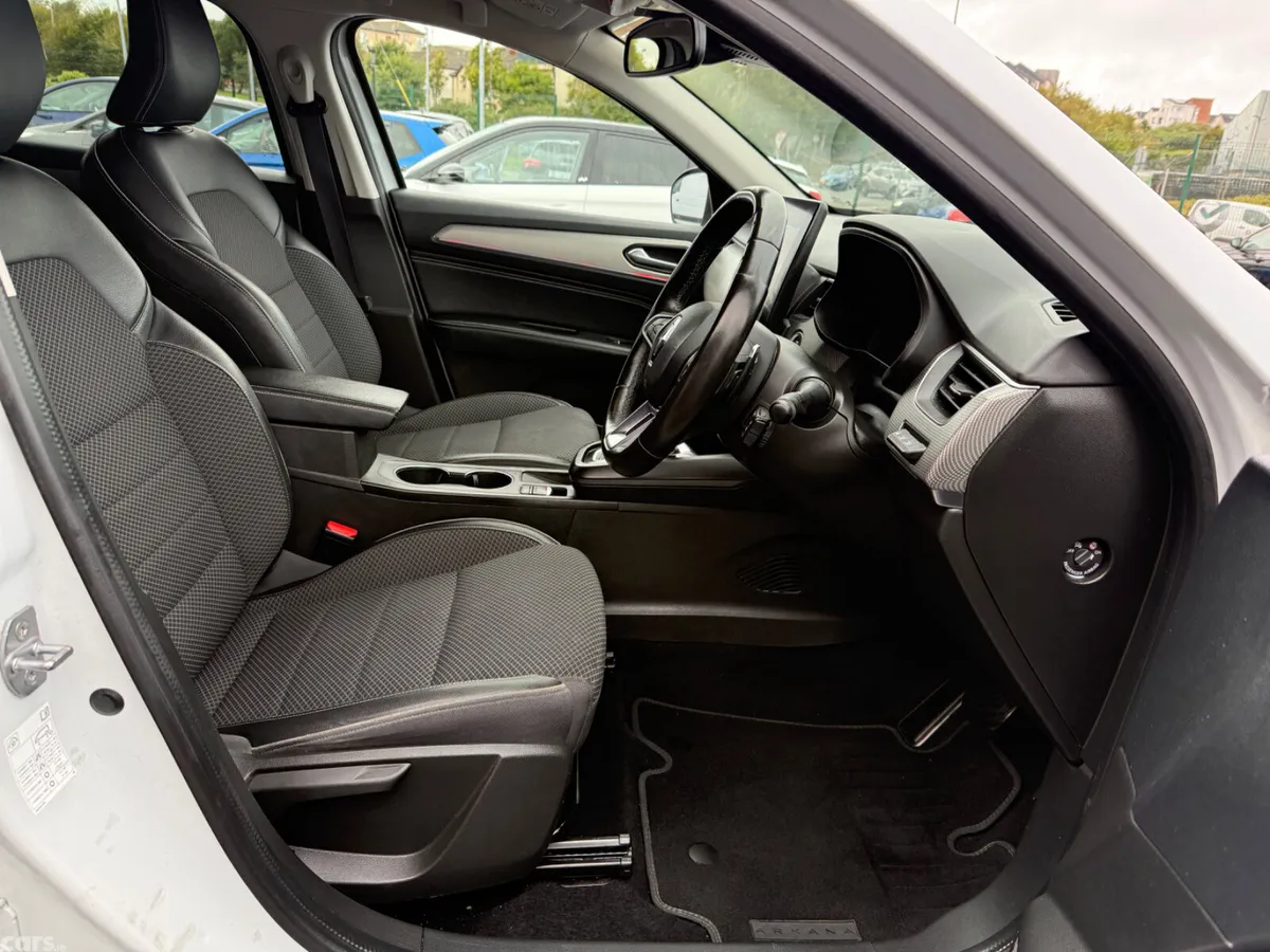 Renault Arkana Hatchback, Petrol, 2021, White