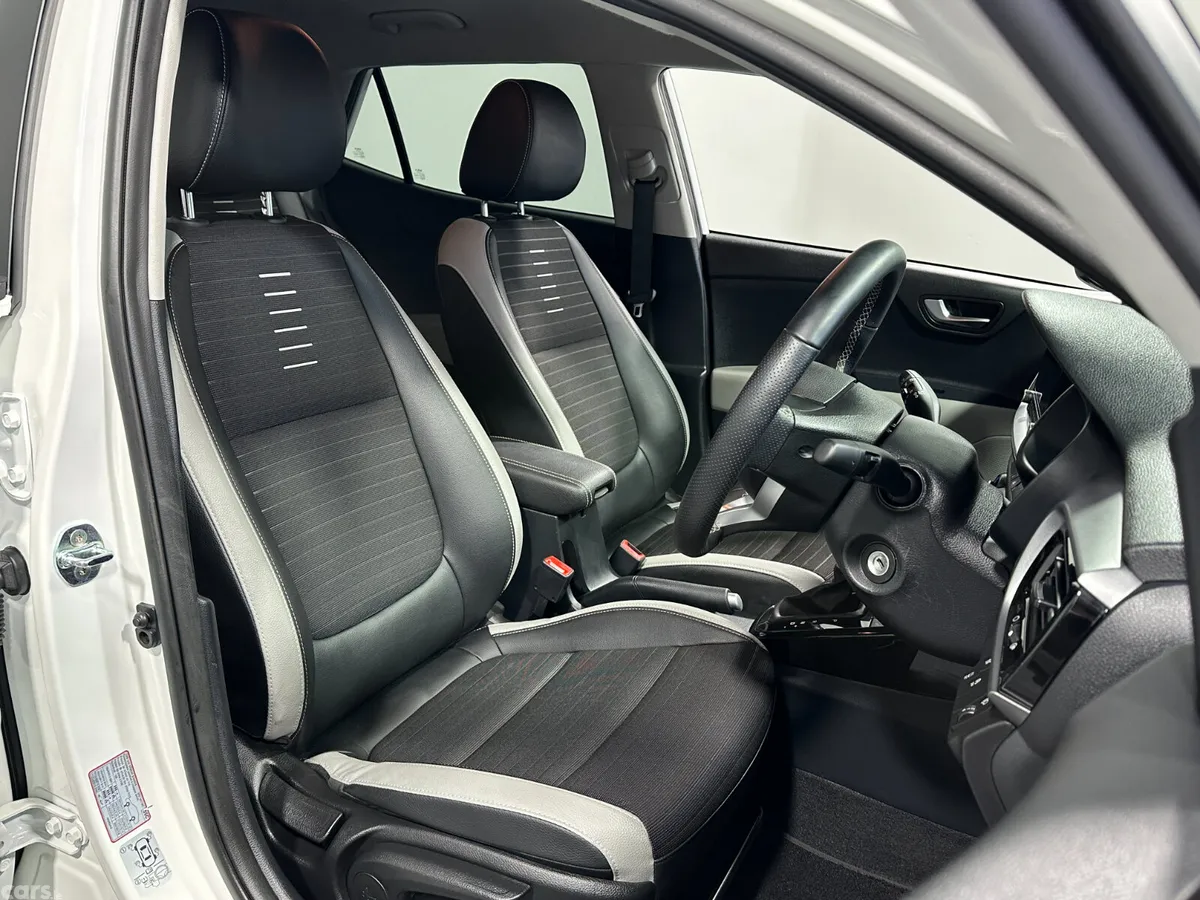 Kia Stonic Hatchback, Petrol Hybrid, 2026, White