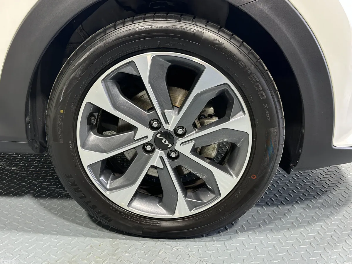 Kia Stonic Hatchback, Petrol Hybrid, 2026, White