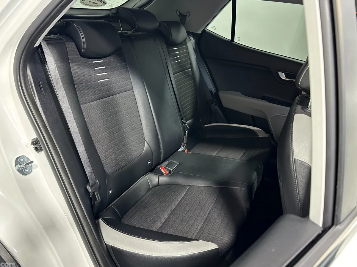 Kia Stonic Hatchback, Petrol Hybrid, 2026, White
