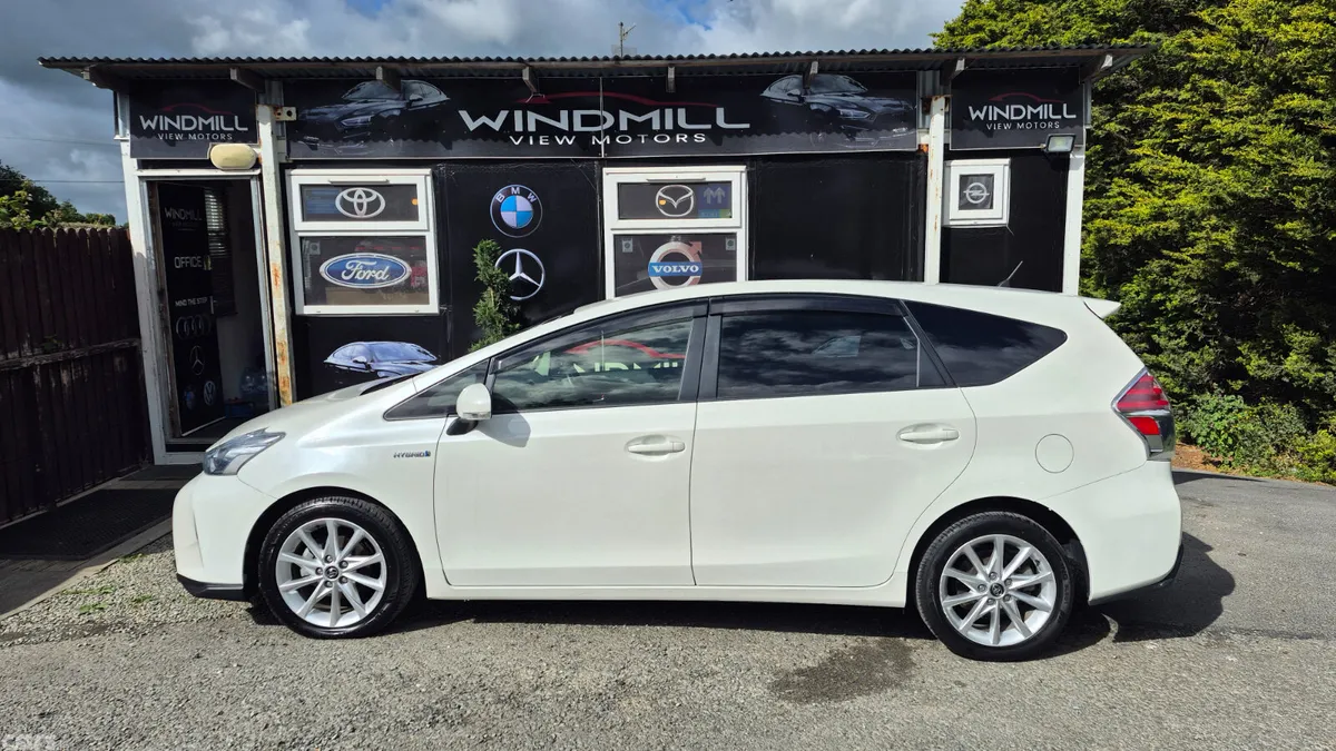 Toyota Prius Saloon, Petrol Hybrid, 2019, White