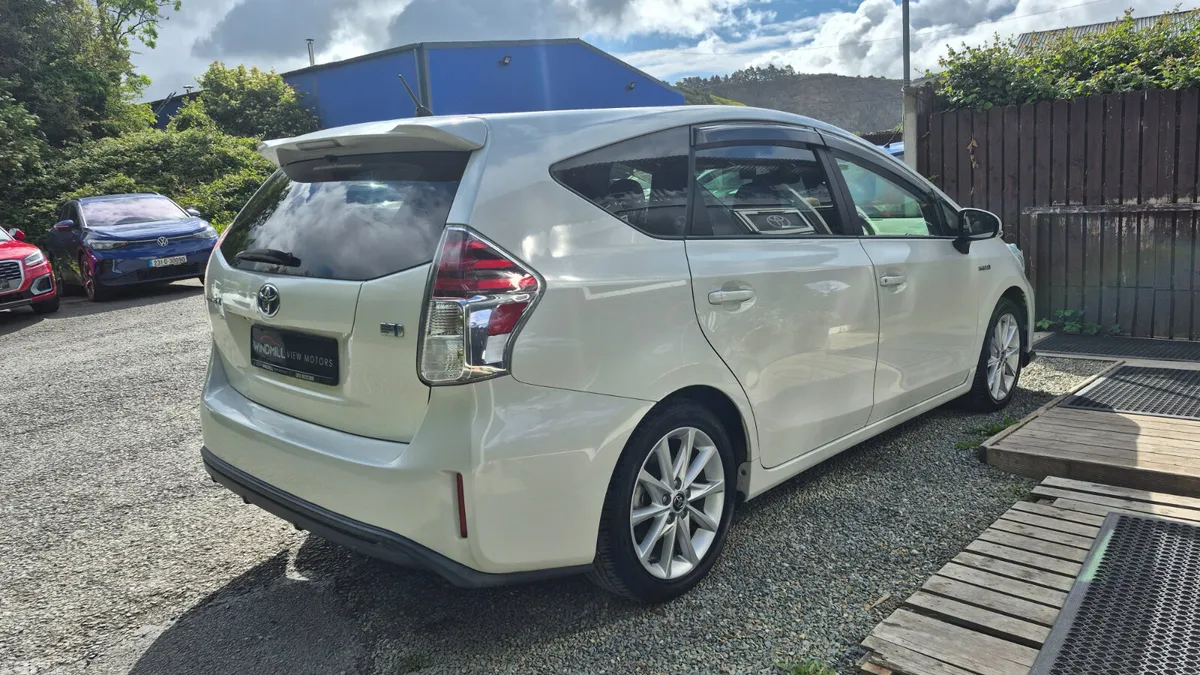 Toyota Prius Saloon, Petrol Hybrid, 2019, White