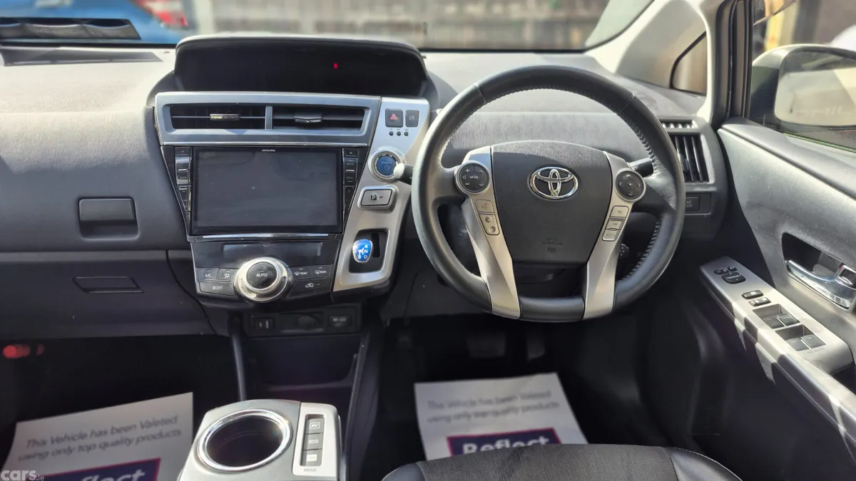 Toyota Prius Saloon, Petrol Hybrid, 2019, White