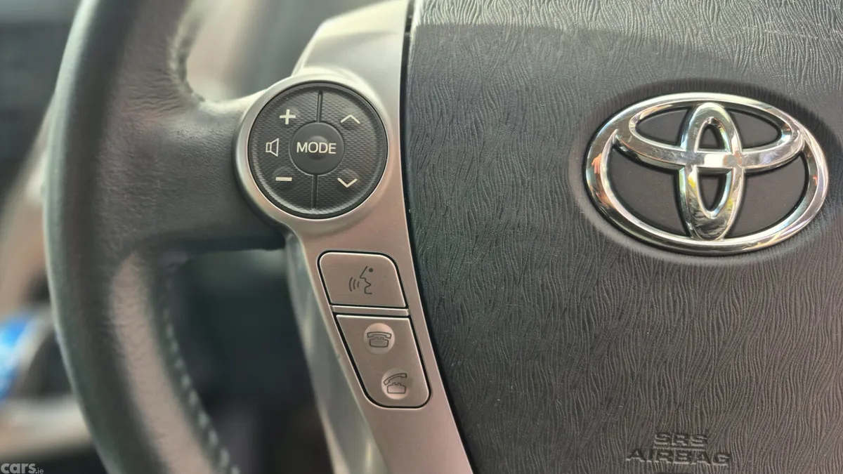 Toyota Prius Saloon, Petrol Hybrid, 2019, White