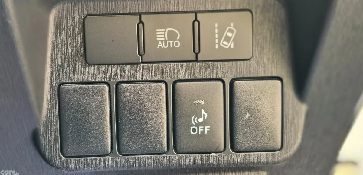 Toyota Prius Saloon, Petrol Hybrid, 2019, White