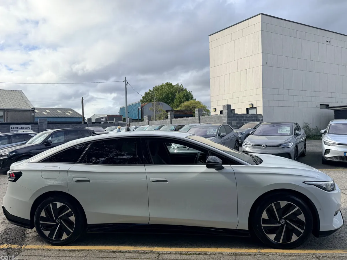 Volkswagen ID.7 Hatchback, Electric, 2024, White