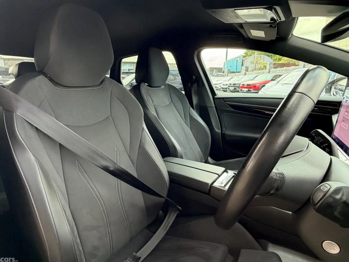 Volkswagen ID.7 Hatchback, Electric, 2024, White