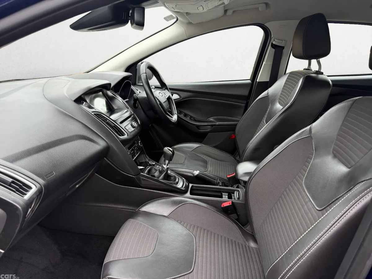 Ford Focus Hatchback, Diesel, 2018, Blue