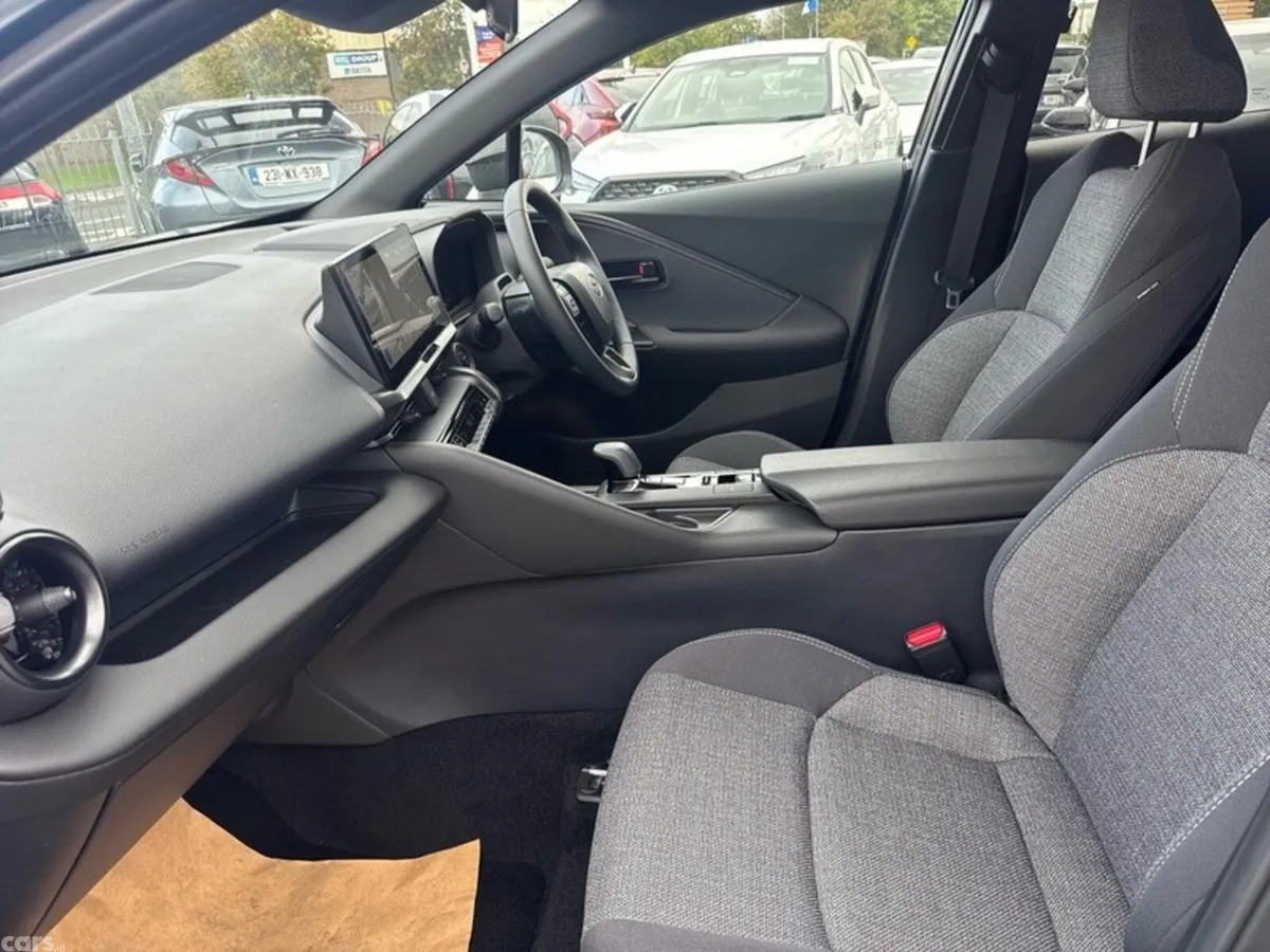 Toyota C-HR SUV, Petrol Hybrid, 2026, Blue