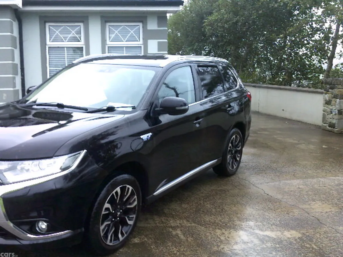 Mitsubishi Outlander SUV, Petrol Plug-in Hybrid, 2018, Black