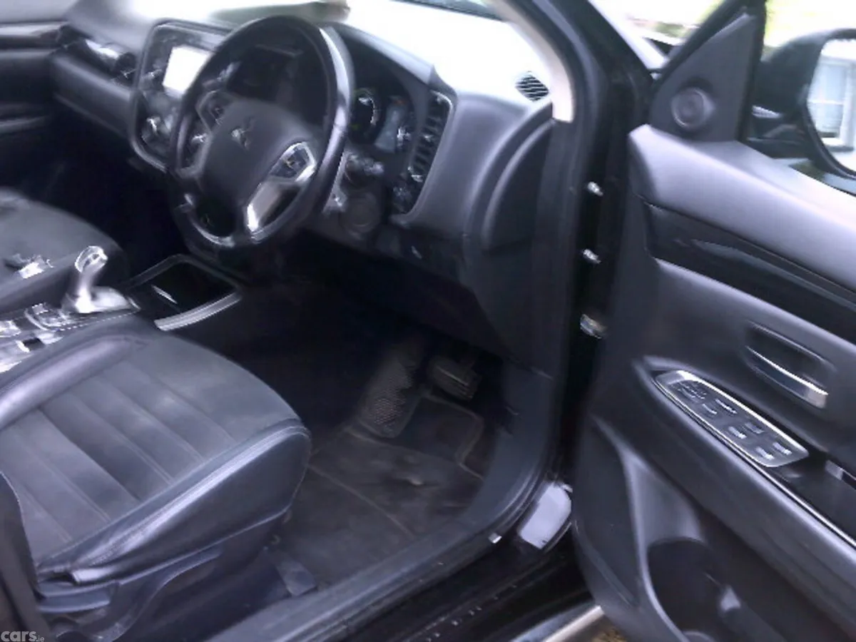 Mitsubishi Outlander SUV, Petrol Plug-in Hybrid, 2018, Black