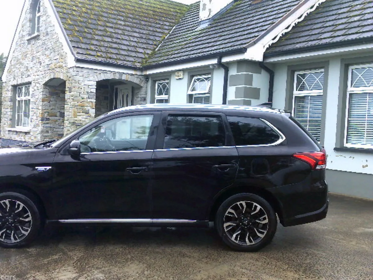Mitsubishi Outlander SUV, Petrol Plug-in Hybrid, 2018, Black