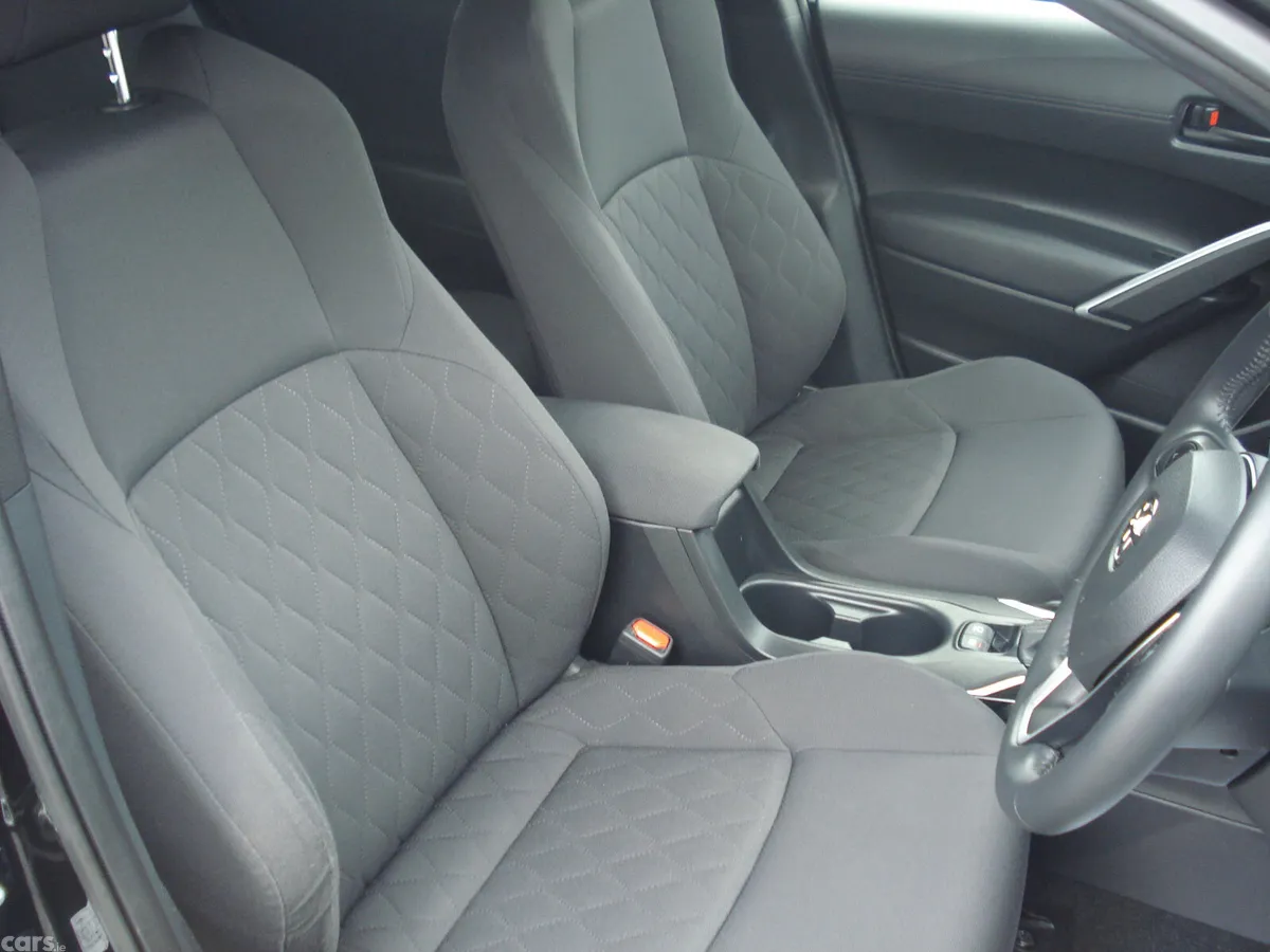 Toyota Corolla Cross MPV, Petrol Hybrid, 2023, Black